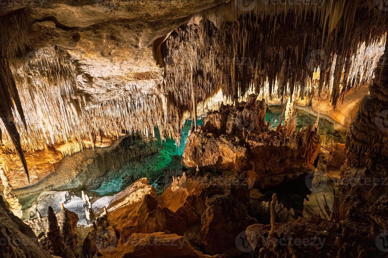 Utflykt till Drach Grottorna